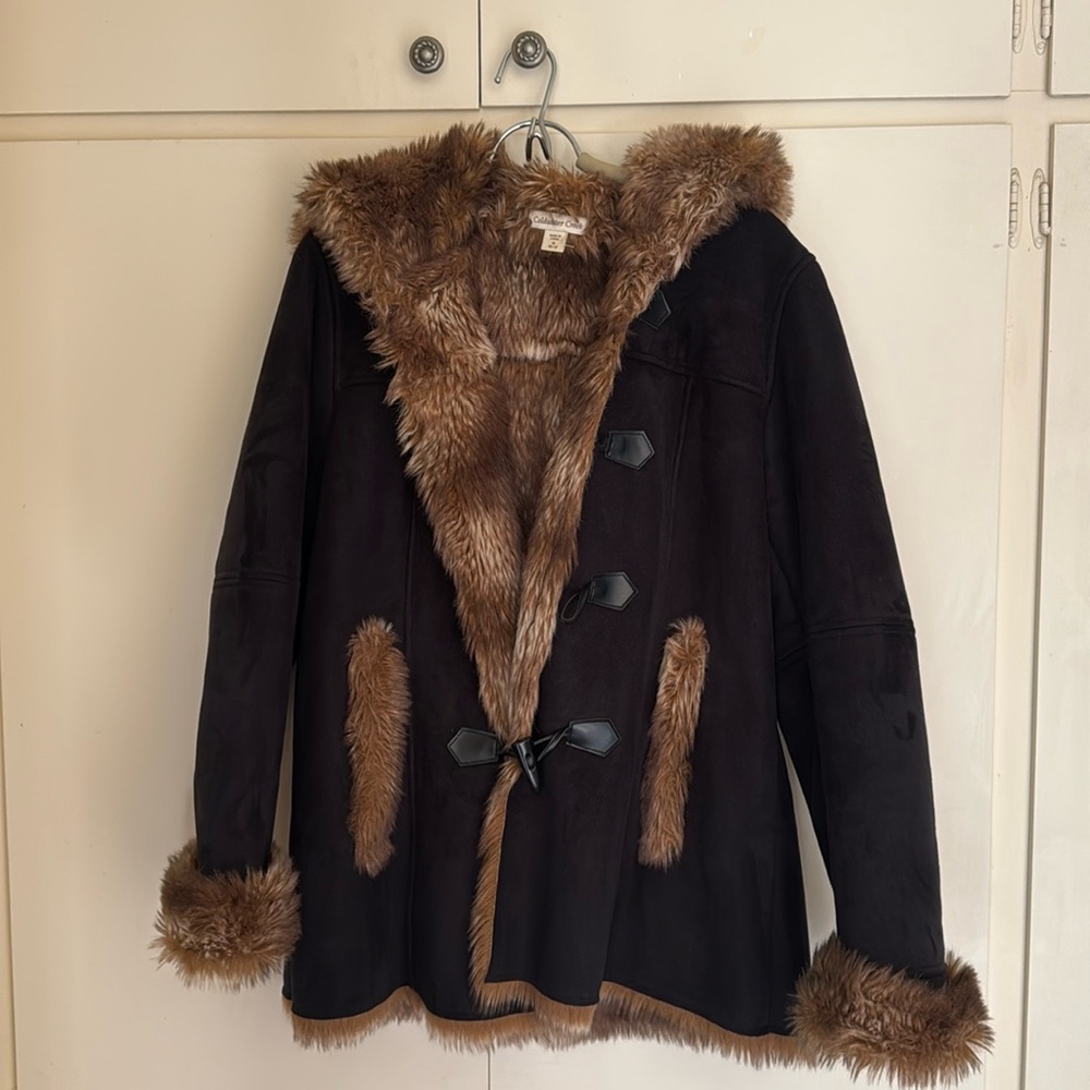 Super warm fully lined women’s size medium 10 -12 coat.